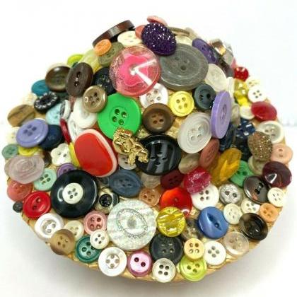 Handmade Button Straw Whicker Hat Wall Hanging 5.5..